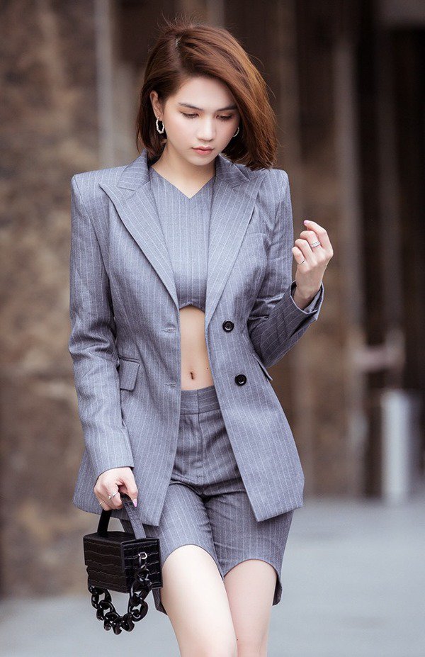 Từ phản cảm đến sành điệu, Ngọc Trinh thay đổi thế nào để bớt phô trương vòng 1?-14