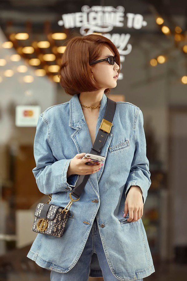 Từ phản cảm đến sành điệu, Ngọc Trinh thay đổi thế nào để bớt phô trương vòng 1?-15