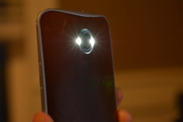 Mẹo lắc điện thoại để bật nhanh đèn pin hoặc máy ảnh trên Android-1