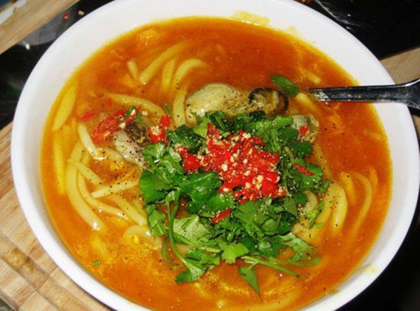 Quán bún bò, vả trộn đặc trưng ở đất Huế nhất định phải thử-2