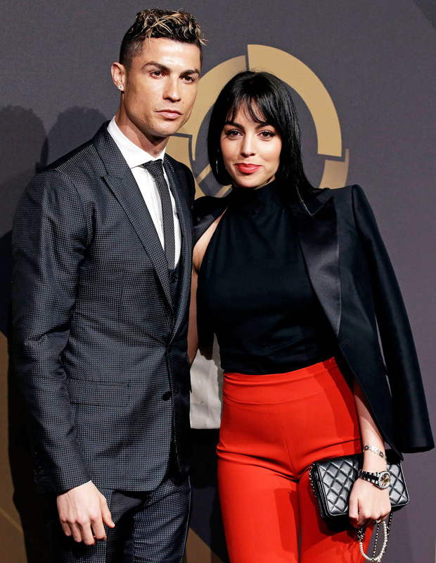 Ronaldo cuối cùng đã thừa nhận sẽ cưới Georgina sau 3 năm yêu nhưng vẫn còn một vấn đề cực lớn này chưa được giải đáp-3