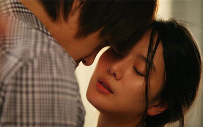 Mượn điện thoại em gái gọi cho bạn trai, tôi sững sờ đọc được dòng chữ trên máy-2