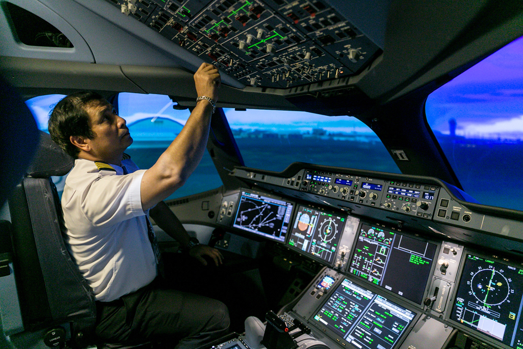 Cần bao nhiêu tiền để học nghề phi công ở Việt Nam?-1