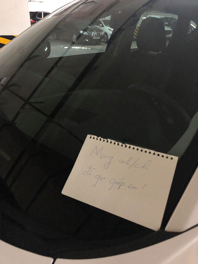 Để lại giấy nhắc tài xế đỗ xe đúng chỗ, người đàn ông nhận lời đáp trả không ngờ sau một ngày-1