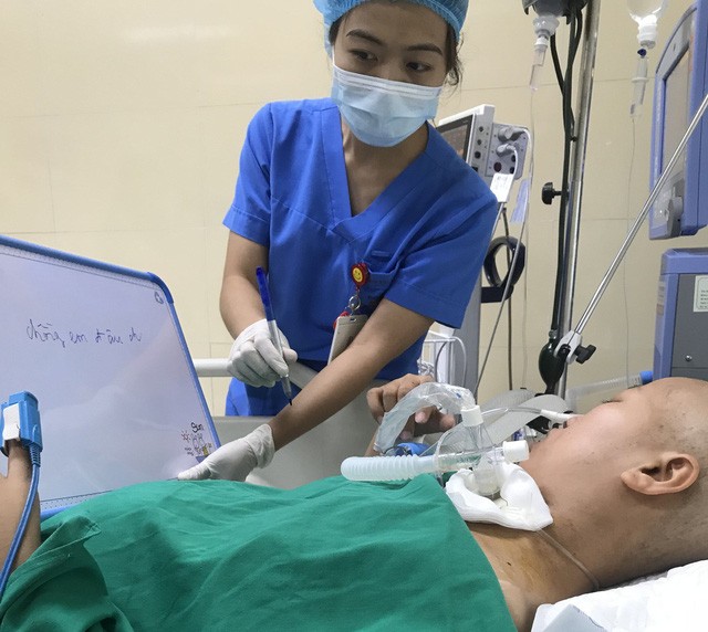 Bé Bình An và người mẹ ung thư ra sao sau 2 tháng xuất viện về quê?-3