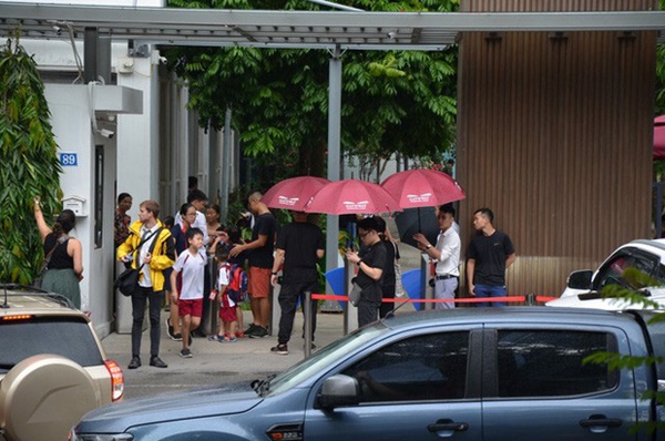 Bỏ quên trẻ trên xe đưa đón: Vì sao Đồ Rê Mí bị đình chỉ, Gateway lại không?-2