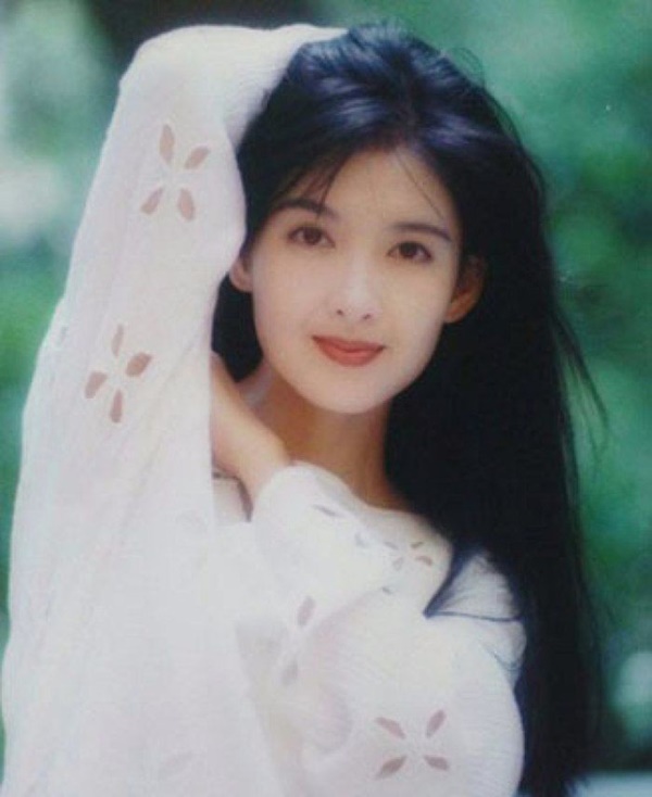 10 tường thành nhan sắc Hong Kong không thể lật đổ: Người khiến Lưu Đức Hoa si mê, Lê Tư và Vương Tổ Hiền thần thánh-27