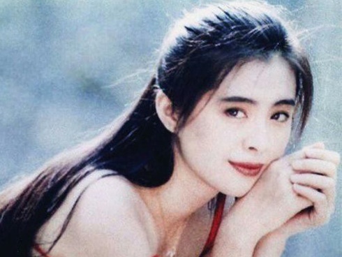 Vương Tổ Hiền: Mỹ nhân đẹp nhất lịch sử Hong Kong bị xã hội đen khống chế, 2 lần bị lừa tình và cái kết bất ngờ ở tuổi 53-39