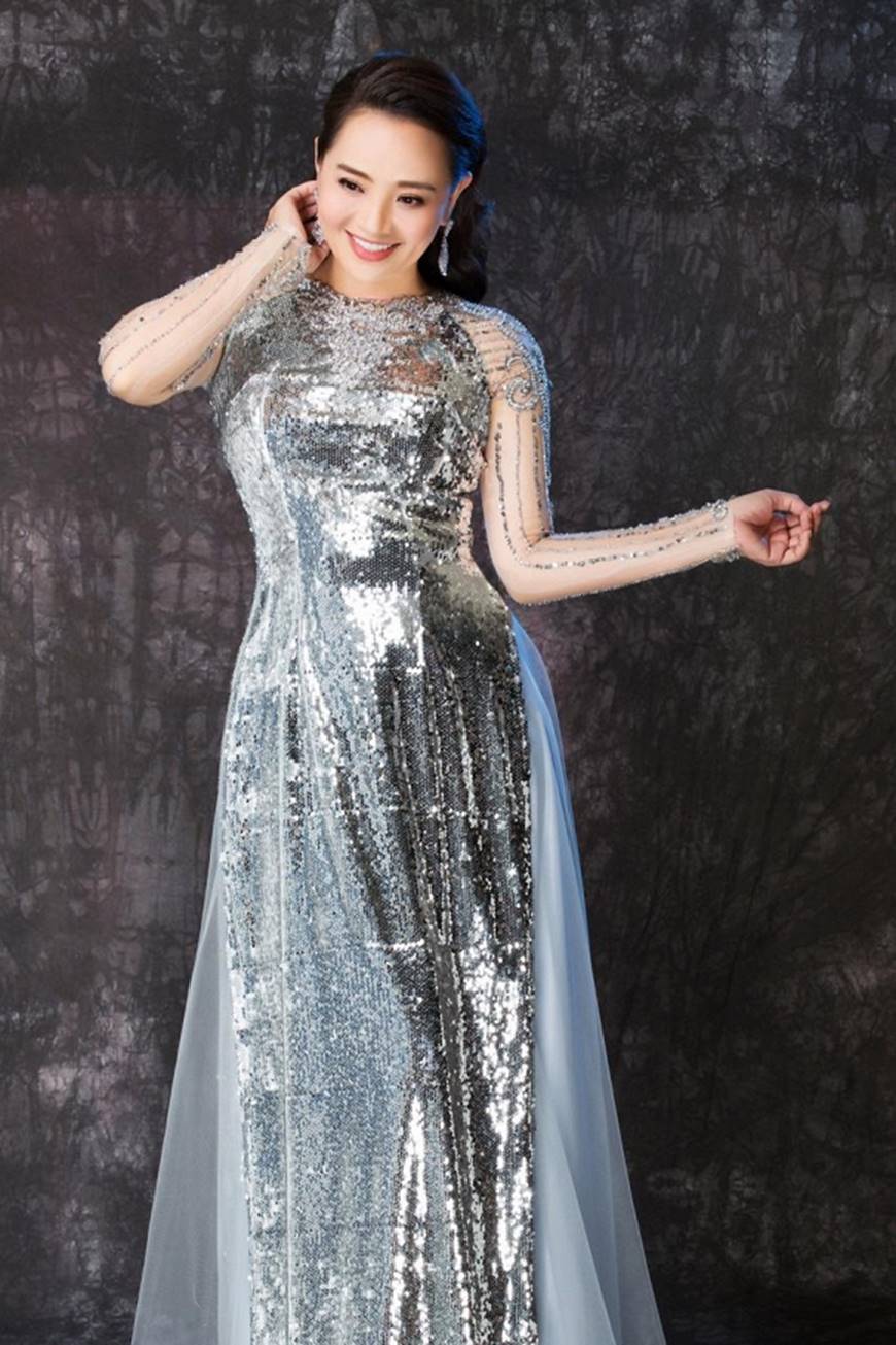 Bà mẹ đẫm nước mắt Hoài An ấn tượng với vẻ ngoài trẻ trung lấn át cả thiếu nữ khi diện áo dái thướt tha-3