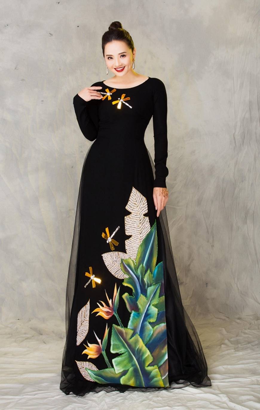 Bà mẹ đẫm nước mắt Hoài An ấn tượng với vẻ ngoài trẻ trung lấn át cả thiếu nữ khi diện áo dái thướt tha-7