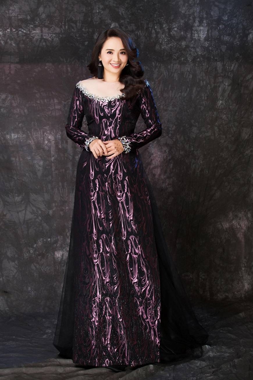 Bà mẹ đẫm nước mắt Hoài An ấn tượng với vẻ ngoài trẻ trung lấn át cả thiếu nữ khi diện áo dái thướt tha-13