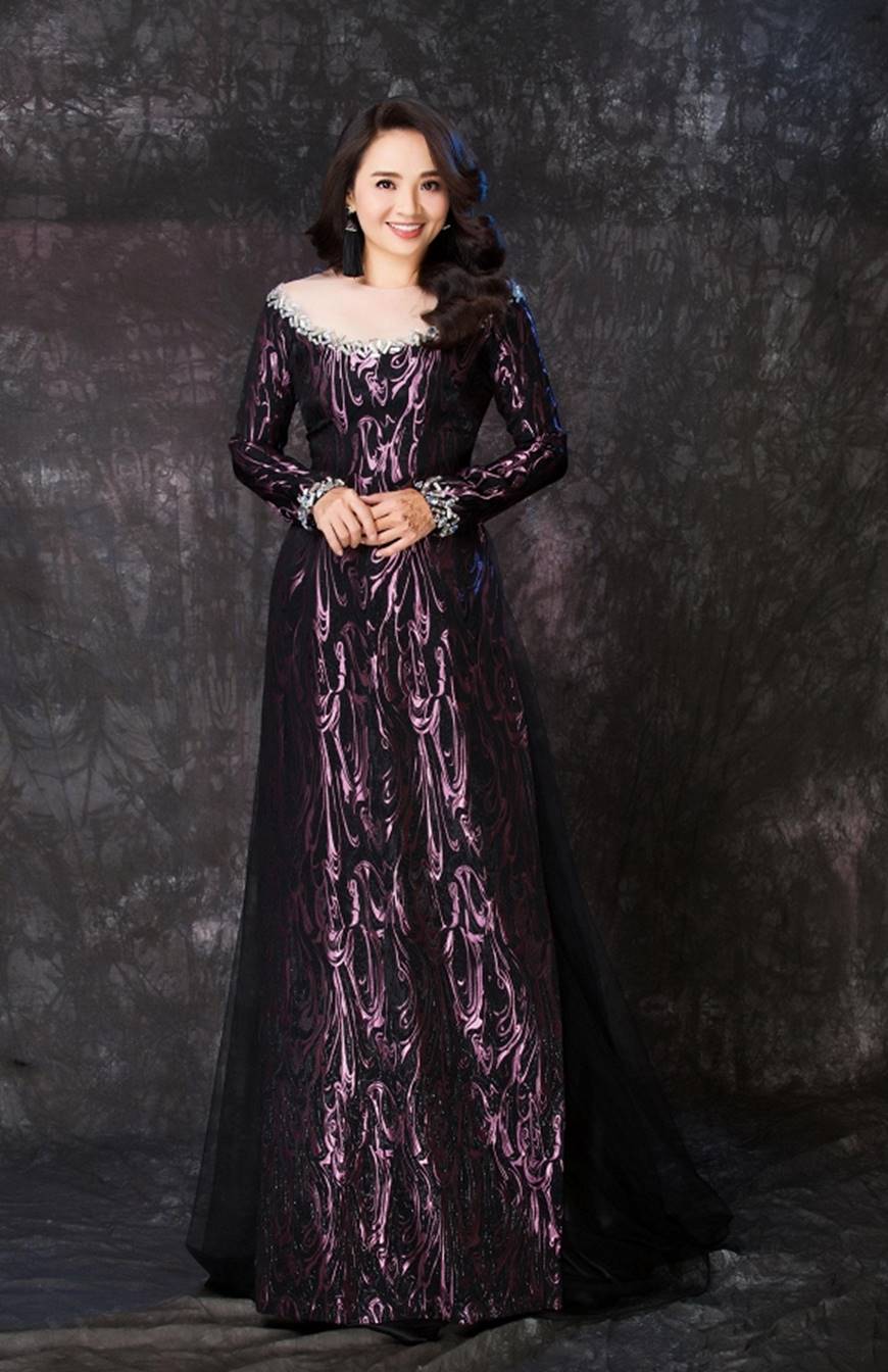 Bà mẹ đẫm nước mắt Hoài An ấn tượng với vẻ ngoài trẻ trung lấn át cả thiếu nữ khi diện áo dái thướt tha-14