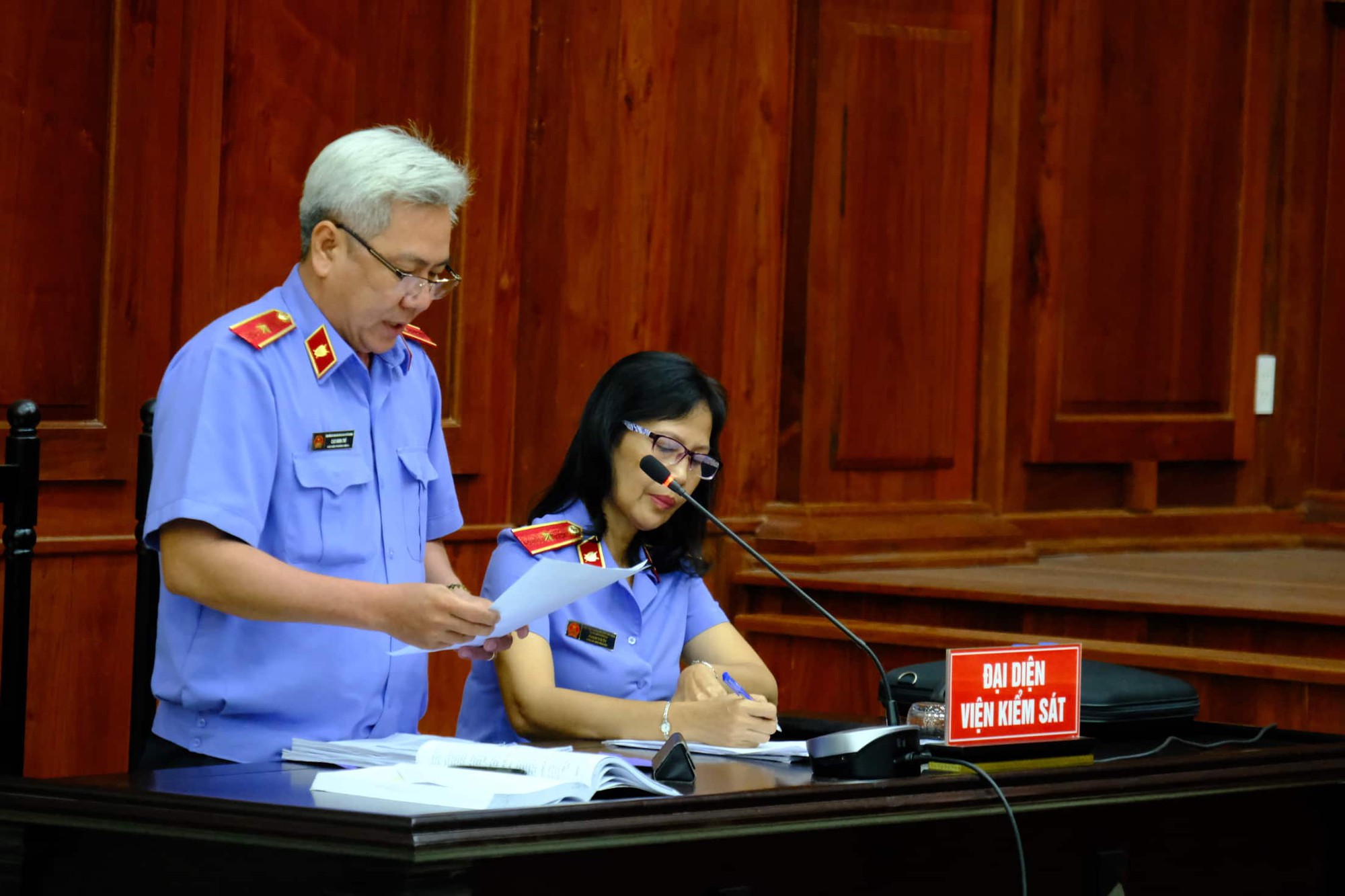 NÓNG: Bà Thảo vắng mặt trong phiên tòa ly hôn nghìn tỷ, ông Vũ cho biết không muốn nhắc đến chuyện gia đình-7