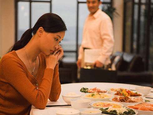 Lời xin lỗi gây sốt MXH của cô vợ lỡ tay tát chồng nhưng đàn ông lại cay đắng nhận ra sai lầm nghiêm trọng của chính mình