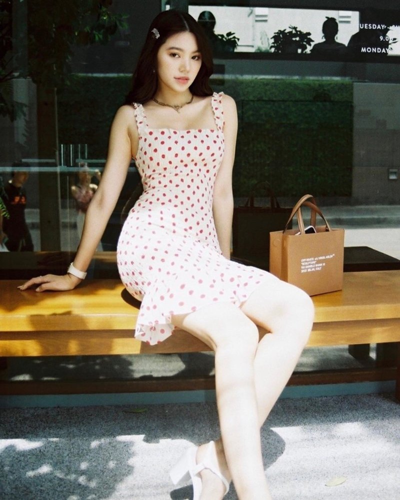 Huyền Baby đi tới đâu cũng khoe street style sang chảnh - Sam hóa nàng thơ điệu đà hết phần thiên hạ-4