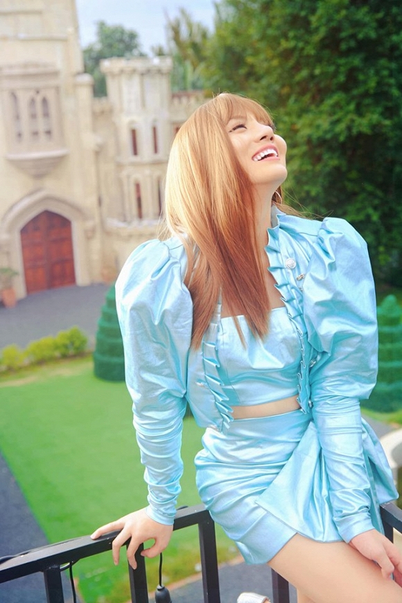 Duy Khánh tung ảnh giả gái đẹp xuất thần, fan lại nhầm tưởng là Minh Hằng-1