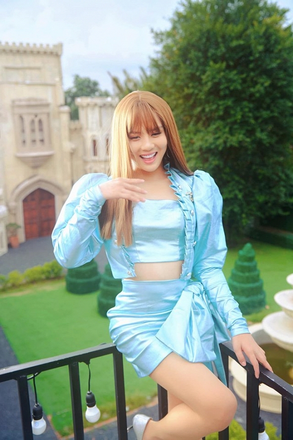 Duy Khánh tung ảnh giả gái đẹp xuất thần, fan lại nhầm tưởng là Minh Hằng-6