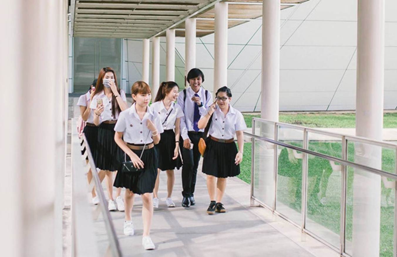 Đại học ở Thái Lan có đồng phục đầu bếp, bartender cho sinh viên-1