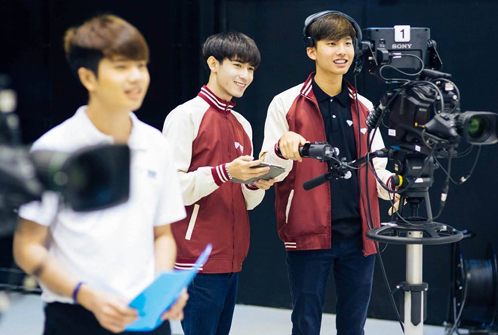 Đại học ở Thái Lan có đồng phục đầu bếp, bartender cho sinh viên-10