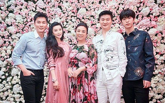 Vắng Lý Thần, sinh nhật tuổi 38 của Phạm Băng Băng vẫn ngập tràn đồ hiệu-13