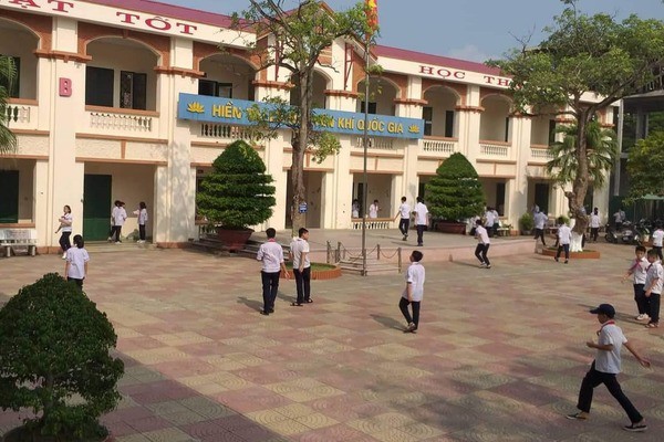 250 học sinh liên tục được ngồi chơi trong giờ học tiếng Anh-1