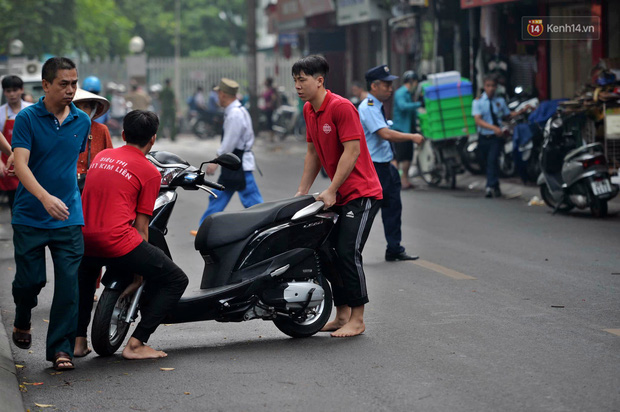 Hà Nội: Cháy lớn tại khu tập thể Kim Liên, người dân khóc nghẹn vì ngọn lửa bao trùm kinh hoàng-4