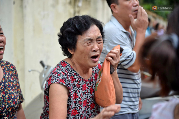 Hà Nội: Cháy lớn tại khu tập thể Kim Liên, người dân khóc nghẹn vì ngọn lửa bao trùm kinh hoàng-5