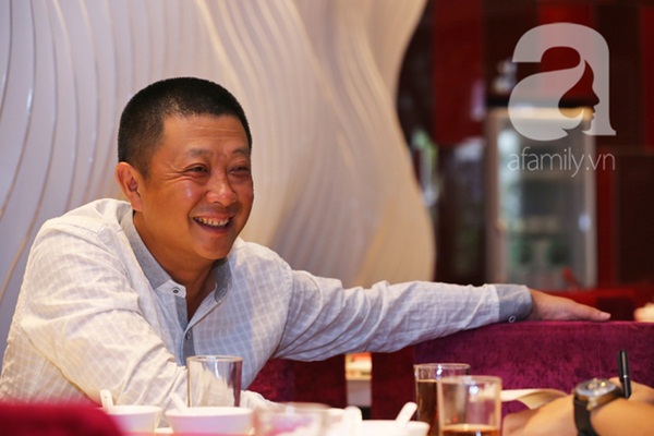 Đi ăn lẩu câu được cả ông chủ, vợ trẻ cùng chồng tạo nên đế chế gần 600 nhà hàng và tài sản ròng 14 tỷ đô nhờ bí quyết làm vợ-1