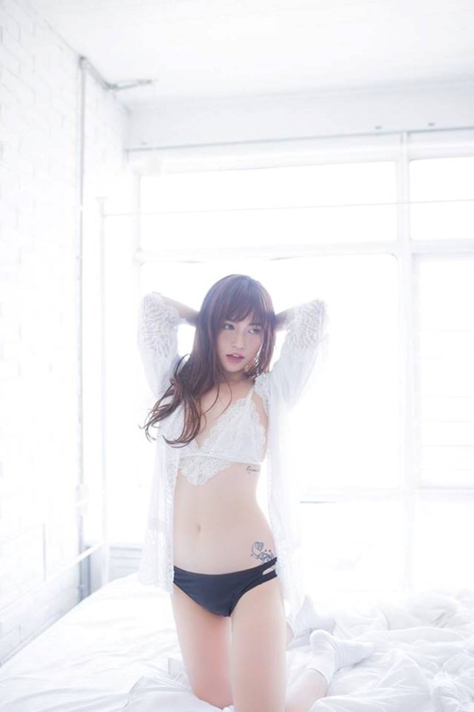 2 nàng nấm lùn hot nhất nhì Việt Nam mê khoe body với bikini, nội y bé xíu-13