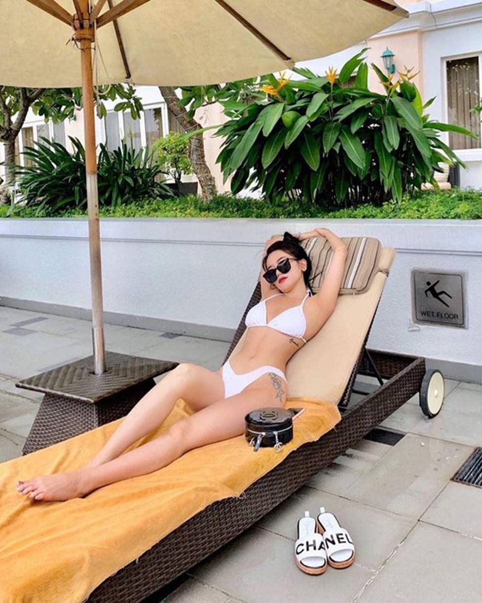 2 nàng nấm lùn hot nhất nhì Việt Nam mê khoe body với bikini, nội y bé xíu-15