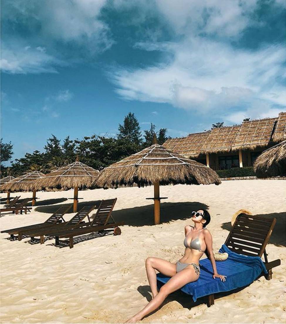 2 nàng nấm lùn hot nhất nhì Việt Nam mê khoe body với bikini, nội y bé xíu-19