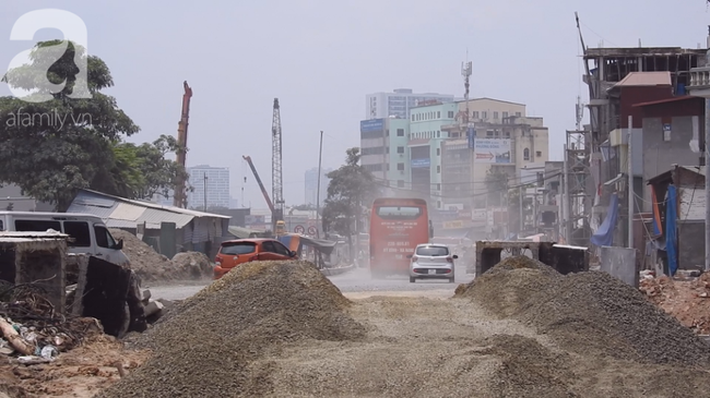 CẢNH BÁO: Chất lượng không khí ở Hà Nội đang ở mức rất xấu, người dân đối mặt với bụi dày đặc khi ra đường-3