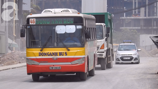 CẢNH BÁO: Chất lượng không khí ở Hà Nội đang ở mức rất xấu, người dân đối mặt với bụi dày đặc khi ra đường-4