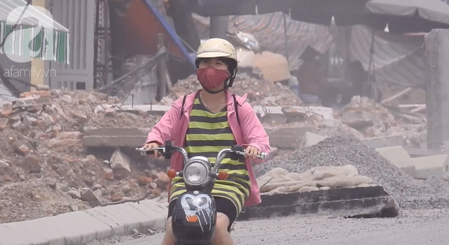 CẢNH BÁO: Chất lượng không khí ở Hà Nội đang ở mức rất xấu, người dân đối mặt với bụi dày đặc khi ra đường-12