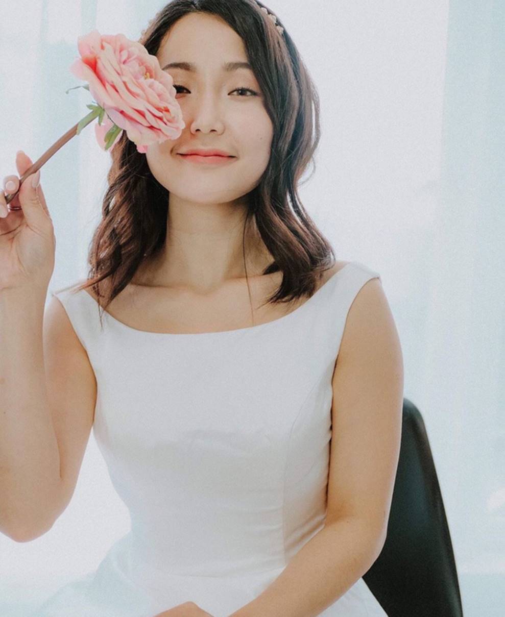 Nữ giáo viên tương lai gây sốt trên mạng bởi loạt hình siêu xinh, tìm hiểu kỹ hoá ra là diễn viên gắn bó với tuổi thơ của hàng triệu người-4