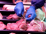 Khủng hoảng thịt lợn ở Trung Quốc: Điên cuồng tranh cướp miếng thịt giảm giá, trộm thịt giấu vào túi quần-1