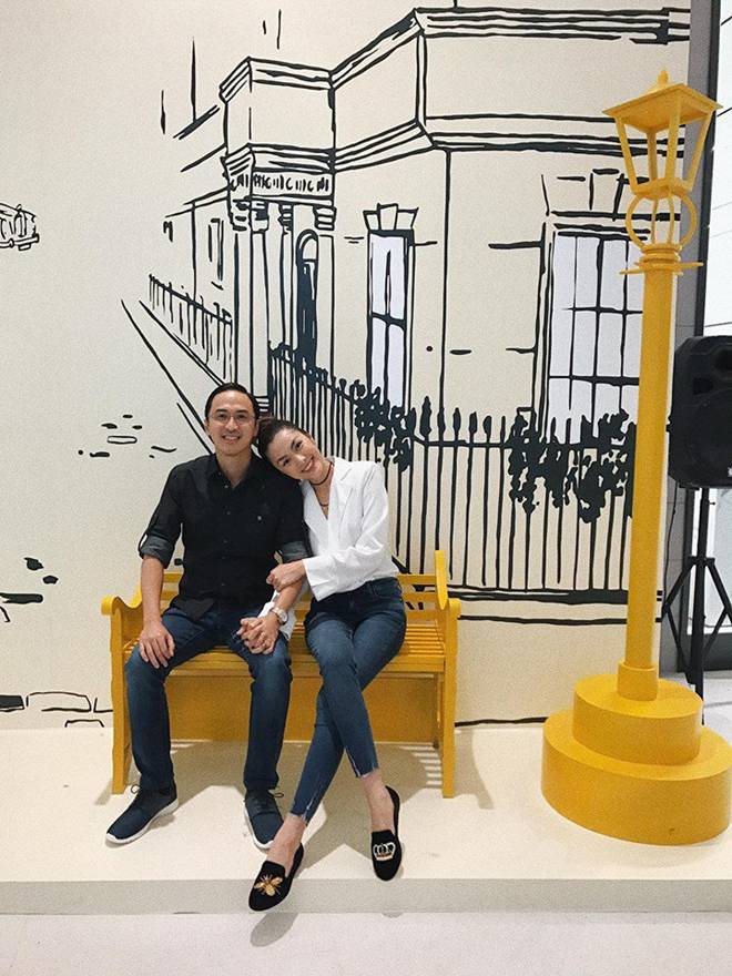 Trước tin đồn hôn nhân rạn nứt, Tăng Thanh Hà và chồng luôn ăn mặc tinh tế và đồng điệu-12