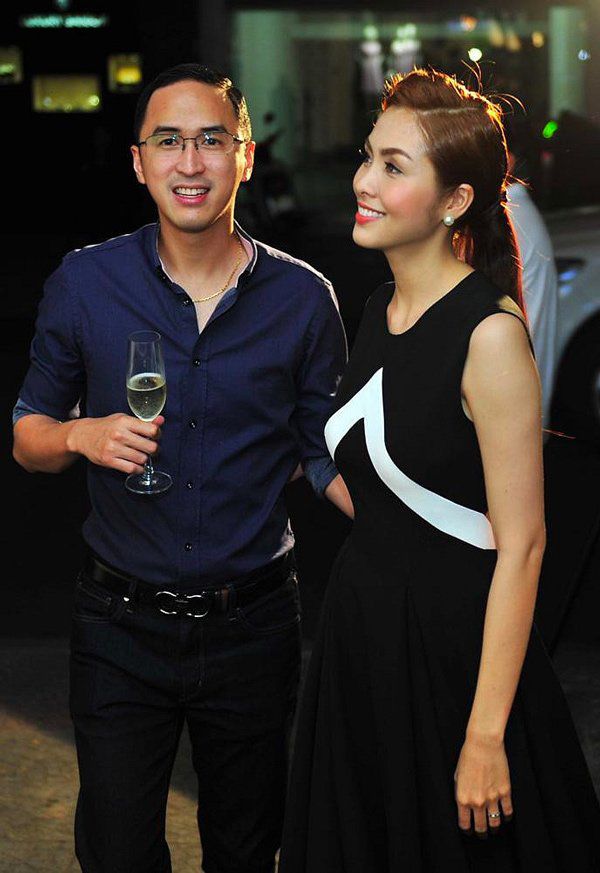 Trước tin đồn hôn nhân rạn nứt, Tăng Thanh Hà và chồng luôn ăn mặc tinh tế và đồng điệu-18