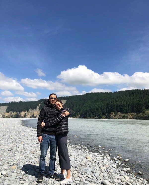 Trước tin đồn hôn nhân rạn nứt, Tăng Thanh Hà và chồng luôn ăn mặc tinh tế và đồng điệu-6