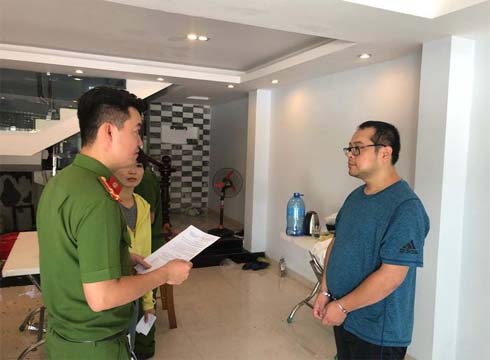 Khởi tố 5 người Trung Quốc thuê bé gái đóng phim sex ở Đà Nẵng-3