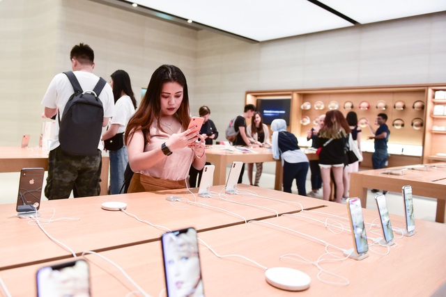 Dân săn” iPhone 11 khắp châu Á đổ về Singapore chực chờ trước cửa Apple Store-2