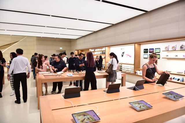 Dân săn” iPhone 11 khắp châu Á đổ về Singapore chực chờ trước cửa Apple Store-7