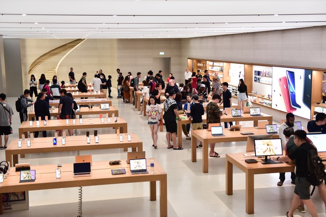 Dân săn” iPhone 11 khắp châu Á đổ về Singapore chực chờ trước cửa Apple Store-4