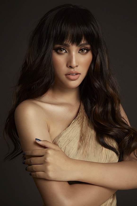 Sự lột xác đầy bất ngờ của Hoa hậu Tiểu Vy sau một năm đăng quang-5