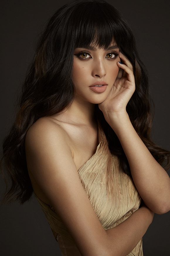 Sự lột xác đầy bất ngờ của Hoa hậu Tiểu Vy sau một năm đăng quang-8