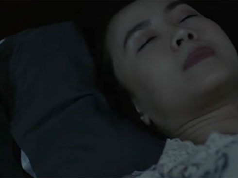 Hoa hồng trên ngực trái: Nàng Khuê Hồng Diễm xuất hiện cực cá tính, trả lời về cái nắm tay trên giường với chồng đang khiến fan hoang mang-7