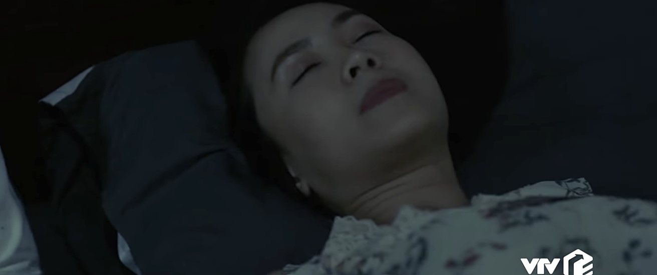 Hoa hồng trên ngực trái có biến: Fan hoang mang tột độ xem cảnh Thái tình tứ với vợ giữa đêm-2