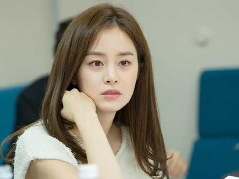Hậu sinh công chúa thứ 2 cho ông xã Bi Rain, Kim Tae Hee có màn tái xuất với ngoại hình không thể xinh đẹp hơn-5