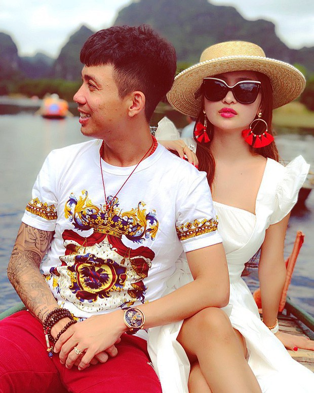 Đưa vợ đi du lịch sau lùm xùm mượn ảnh, Minh Nhựa khẳng định độ giàu với đồng hồ triệu đô và túi xách bạch tạng không thánh photoshop nào ghép được-7