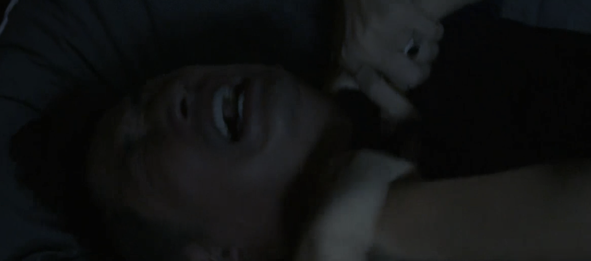 Hoa hồng trên ngực trái: Thái vừa tuyên bố sẽ yêu Trà lâu hơn Khuê, ban đêm đã bị người yêu cũ hiện về... bóp cổ-7